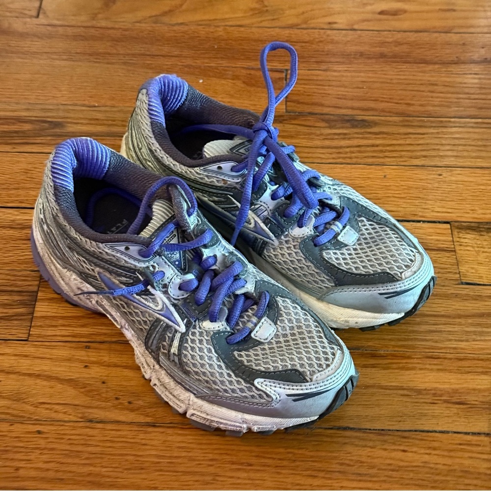 Brooks GTS Women’s Running Shoes Sneakers